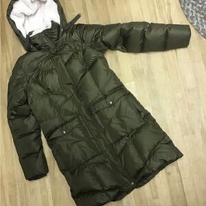 Eddie bauer medium sz olive green l8ned puffer zipper full length coat